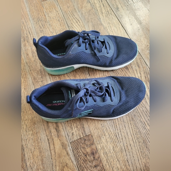 Sketchers Running Walking Shoes Size: 10 - Picture 2 of 9